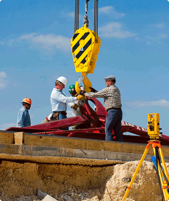 Attaching Tilt Wall to Crane